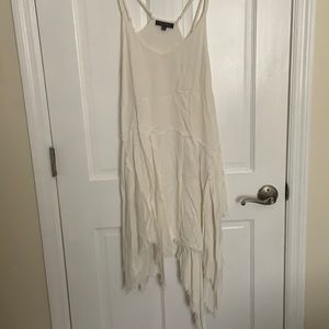Size M. White dress.